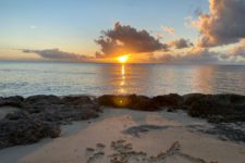 宮古島サンセットサップの浮人